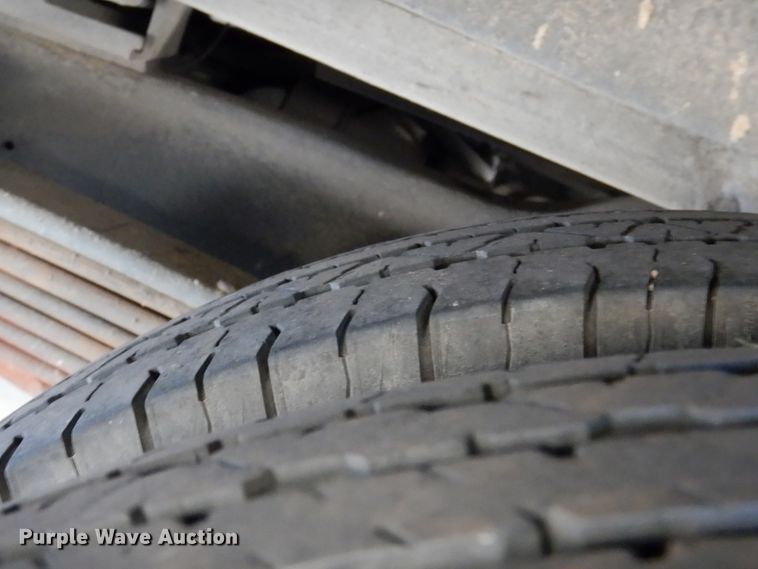 image for item JD9438 2014 Ford E450  shuttle bus