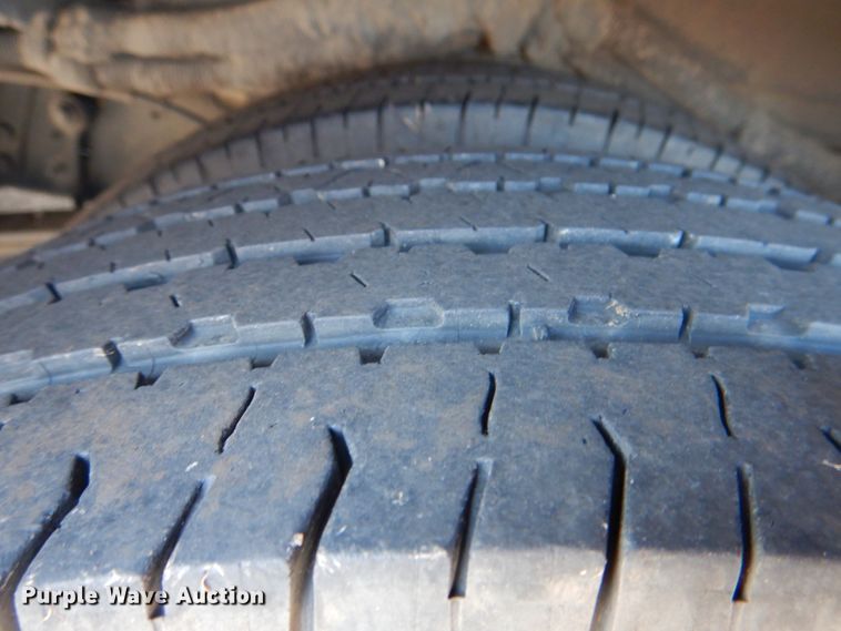 image for item JD9438 2014 Ford E450  shuttle bus