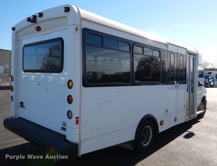 image for item JD9439 2014 Ford E450  shuttle bus