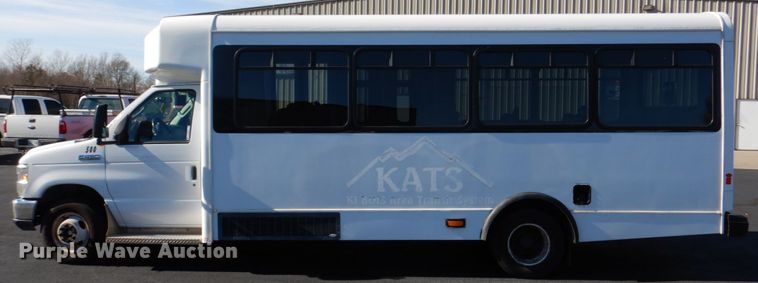 image for item JD9439 2014 Ford E450  shuttle bus