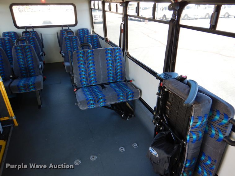 image for item JD9439 2014 Ford E450  shuttle bus