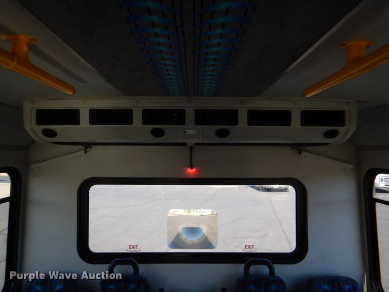 image for item JD9439 2014 Ford E450  shuttle bus