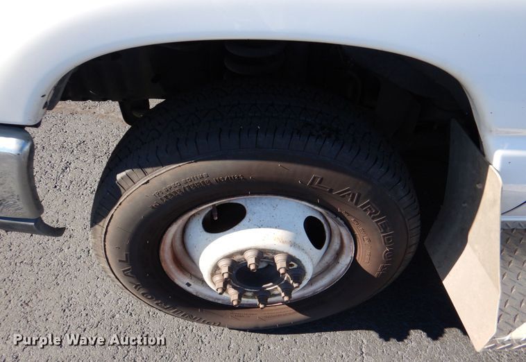 image for item JD9439 2014 Ford E450  shuttle bus