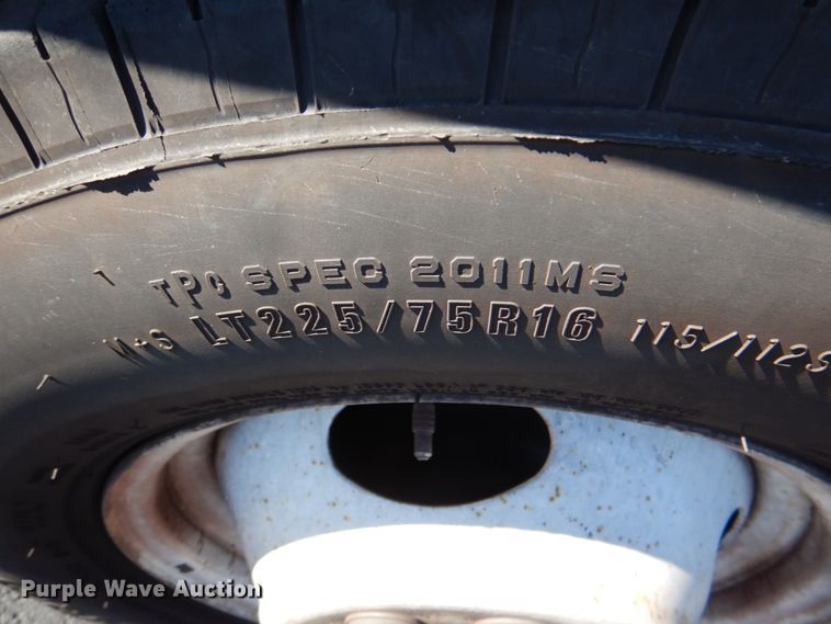 image for item JD9439 2014 Ford E450  shuttle bus