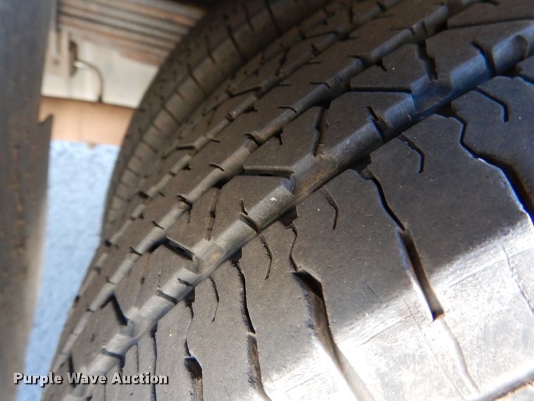 image for item JD9439 2014 Ford E450  shuttle bus