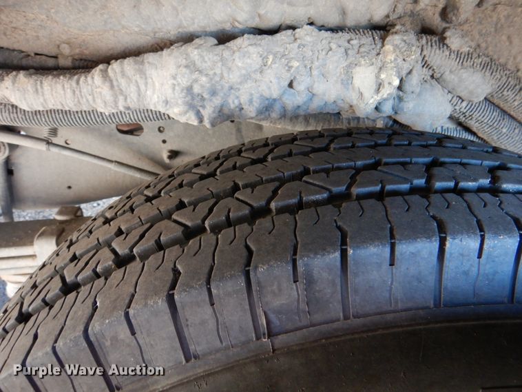 image for item JD9439 2014 Ford E450  shuttle bus