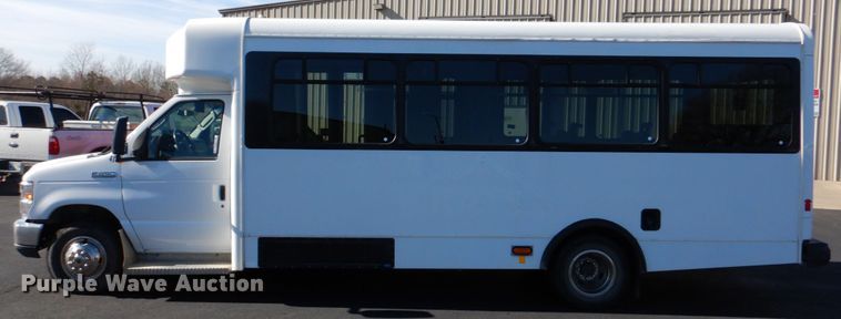 image for item JD9440 2011 Ford E450  shuttle bus