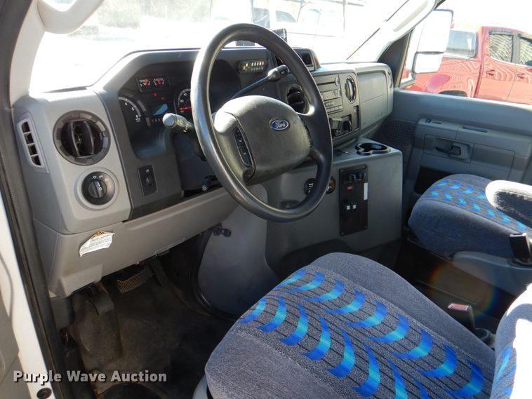 image for item JD9440 2011 Ford E450  shuttle bus