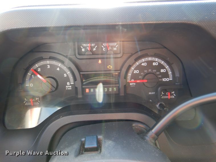 image for item JD9440 2011 Ford E450  shuttle bus