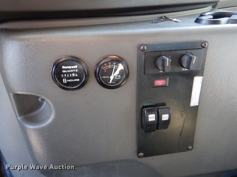 image for item JD9440 2011 Ford E450  shuttle bus