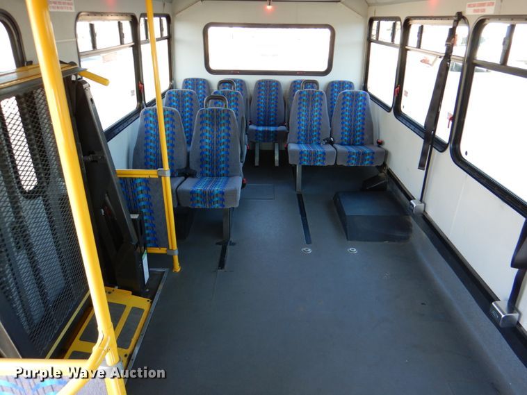 image for item JD9440 2011 Ford E450  shuttle bus