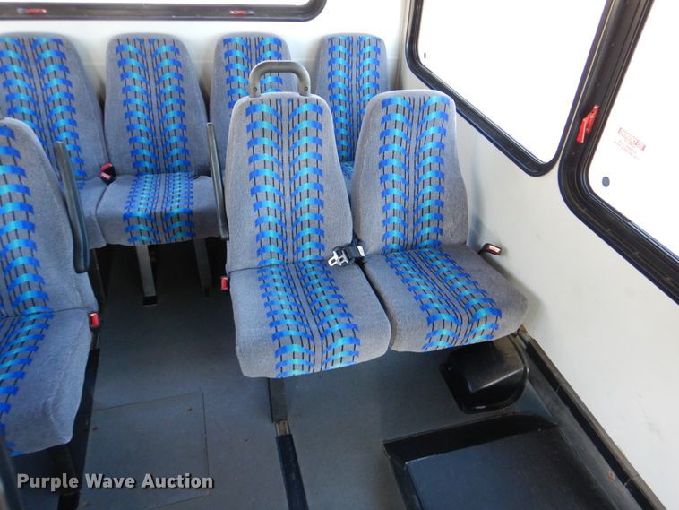 image for item JD9440 2011 Ford E450  shuttle bus