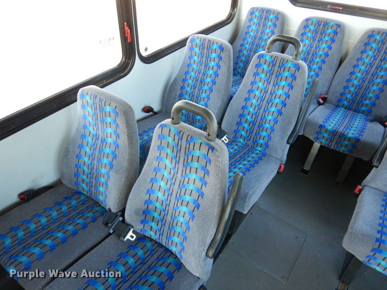 image for item JD9440 2011 Ford E450  shuttle bus