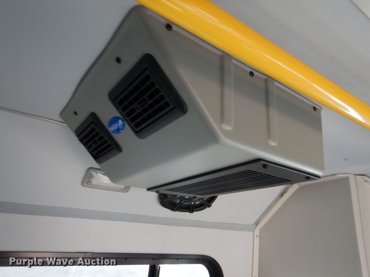 image for item JD9440 2011 Ford E450  shuttle bus