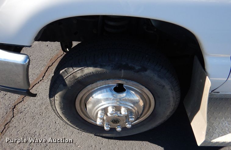 image for item JD9440 2011 Ford E450  shuttle bus