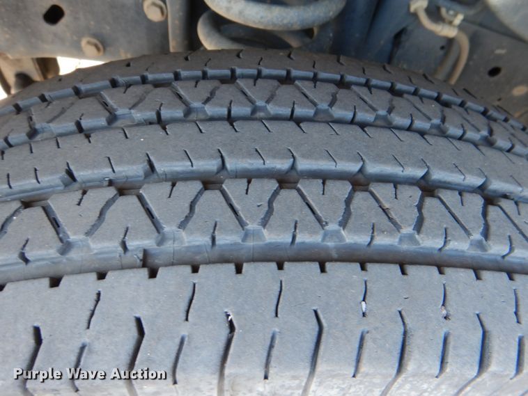 image for item JD9440 2011 Ford E450  shuttle bus