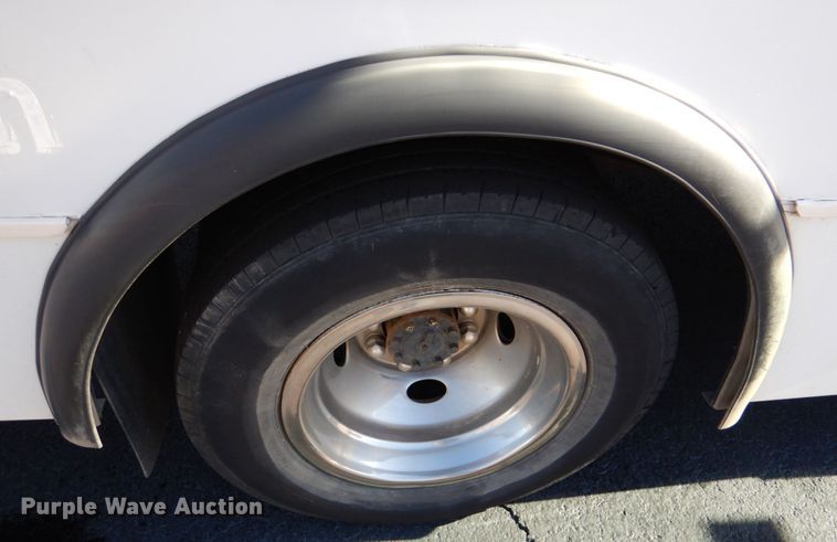 image for item JD9440 2011 Ford E450  shuttle bus