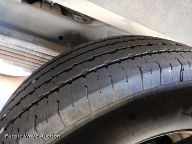 image for item JD9440 2011 Ford E450  shuttle bus