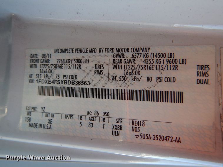 image for item JD9440 2011 Ford E450  shuttle bus