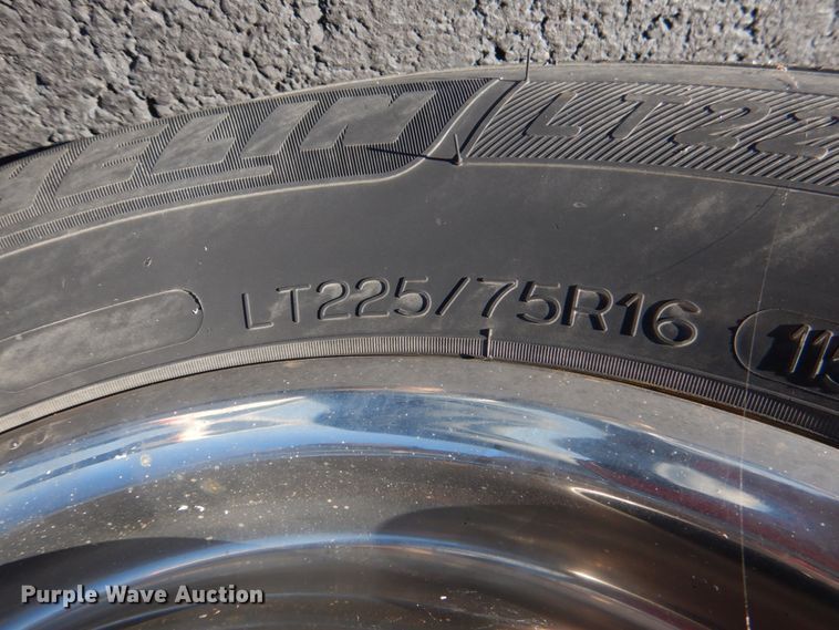 image for item JD9441 2006 Chevrolet Express G3500  shuttle bus