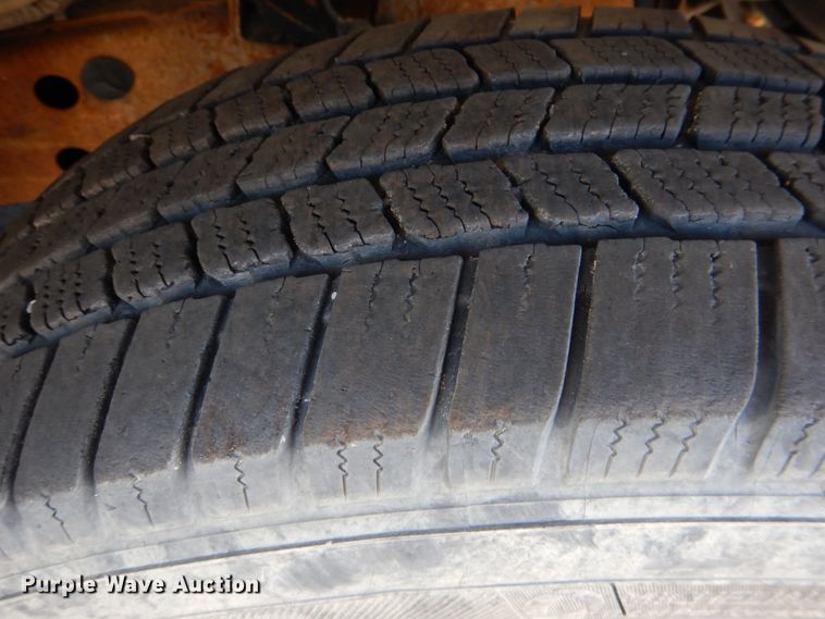 image for item JD9441 2006 Chevrolet Express G3500  shuttle bus