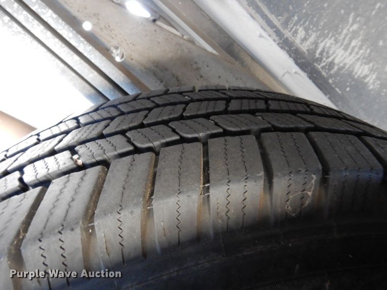 image for item JD9441 2006 Chevrolet Express G3500  shuttle bus