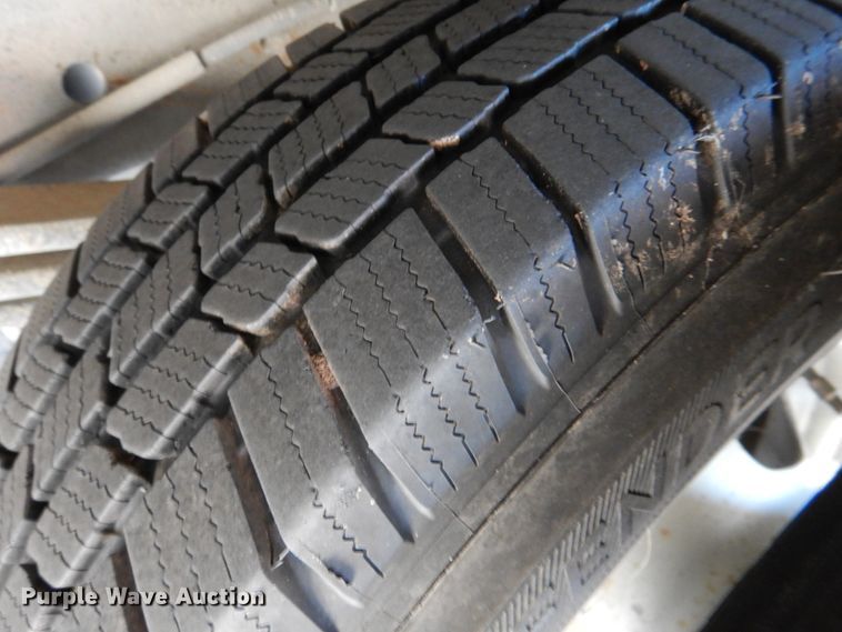 image for item JD9441 2006 Chevrolet Express G3500  shuttle bus