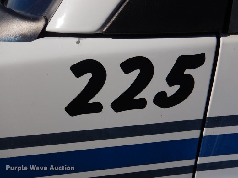 image for item JD9441 2006 Chevrolet Express G3500  shuttle bus