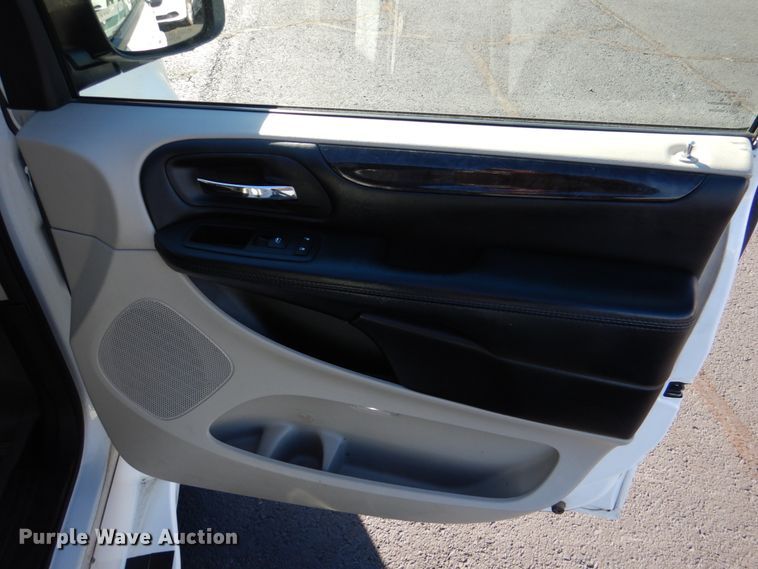 image for item JD9445 2016 Dodge Grand Caravan  handicap accessible van
