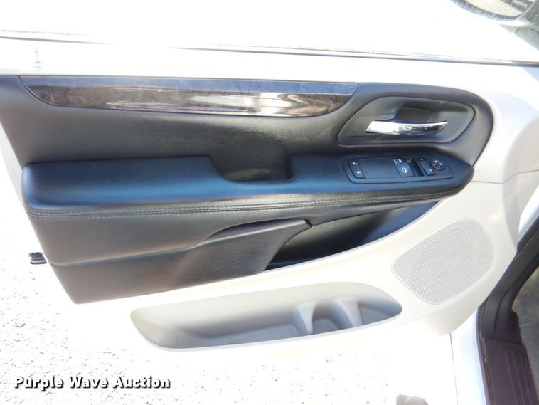 image for item JD9446 2016 Dodge Grand Caravan  handicap accessible van