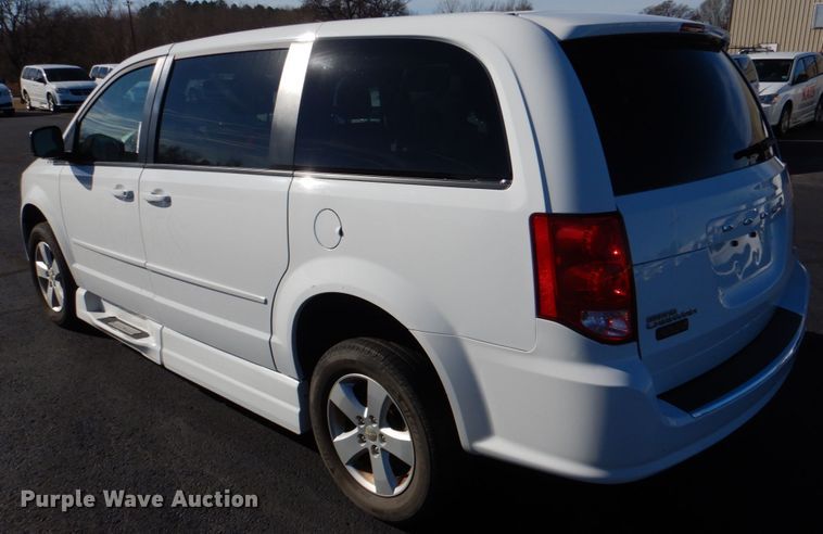 image for item JD9447 2016 Dodge Grand Caravan  handicap accessible van