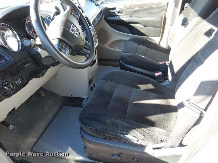 image for item JD9448 2016 Dodge Grand Caravan  handicap accessible van