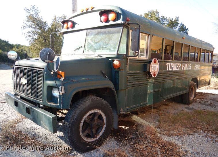 image for item JD9538 1993 Chevrolet B7  school bus