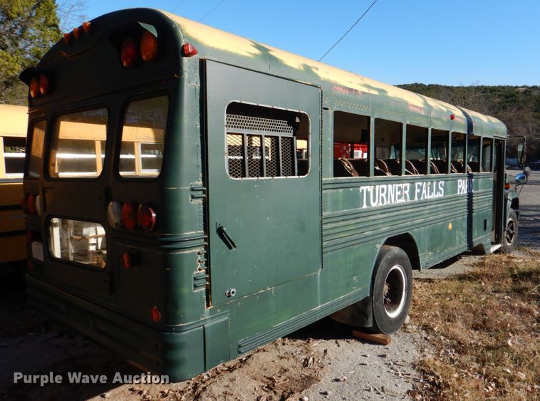 image for item JD9538 1993 Chevrolet B7  school bus