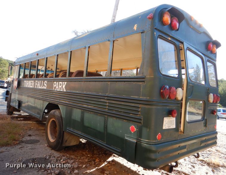image for item JD9538 1993 Chevrolet B7  school bus