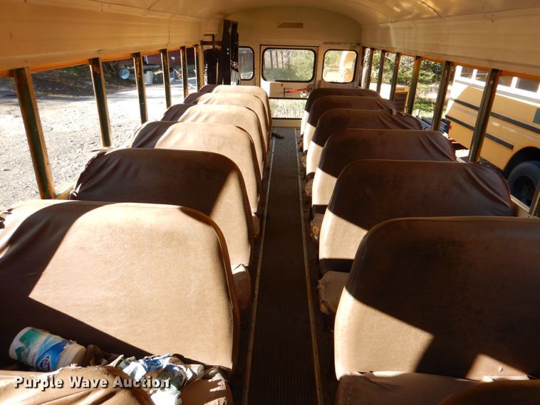 image for item JD9538 1993 Chevrolet B7  school bus