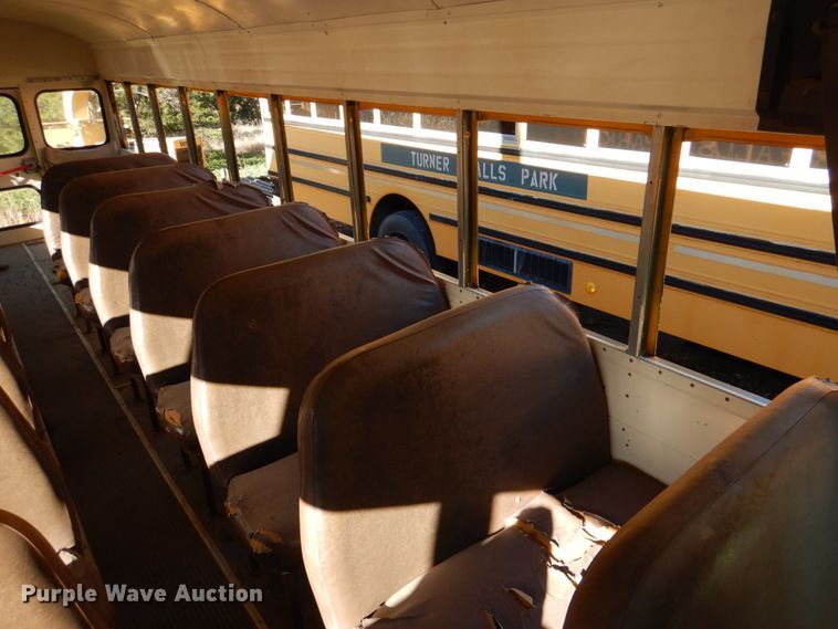 image for item JD9538 1993 Chevrolet B7  school bus