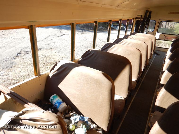 image for item JD9538 1993 Chevrolet B7  school bus