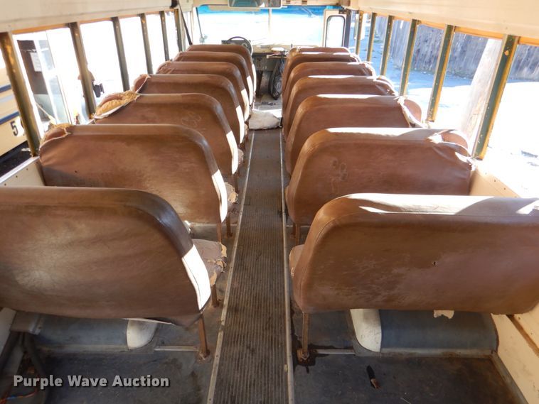 image for item JD9538 1993 Chevrolet B7  school bus