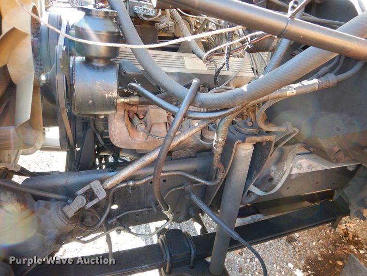 image for item JD9538 1993 Chevrolet B7  school bus