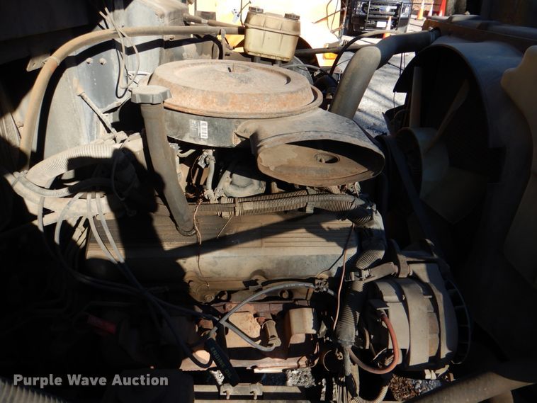 image for item JD9538 1993 Chevrolet B7  school bus