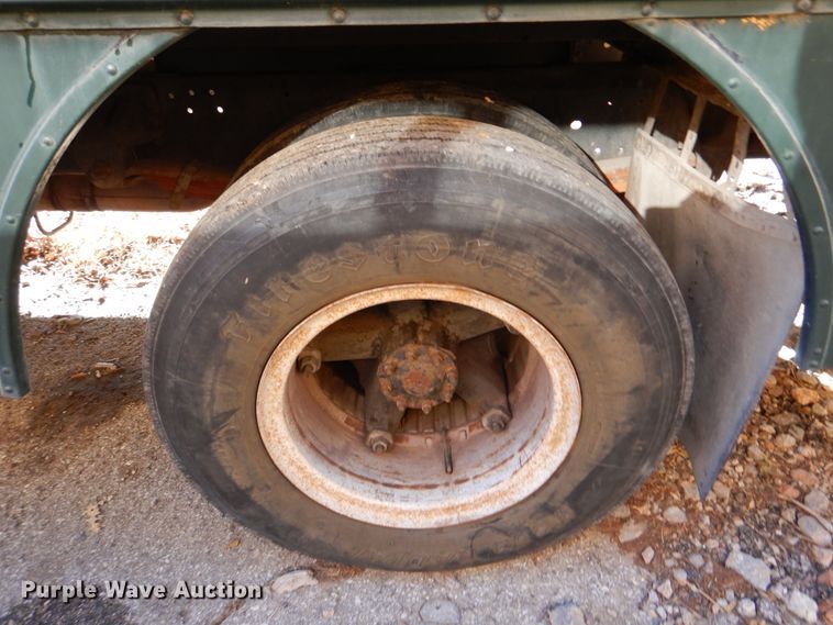 image for item JD9538 1993 Chevrolet B7  school bus