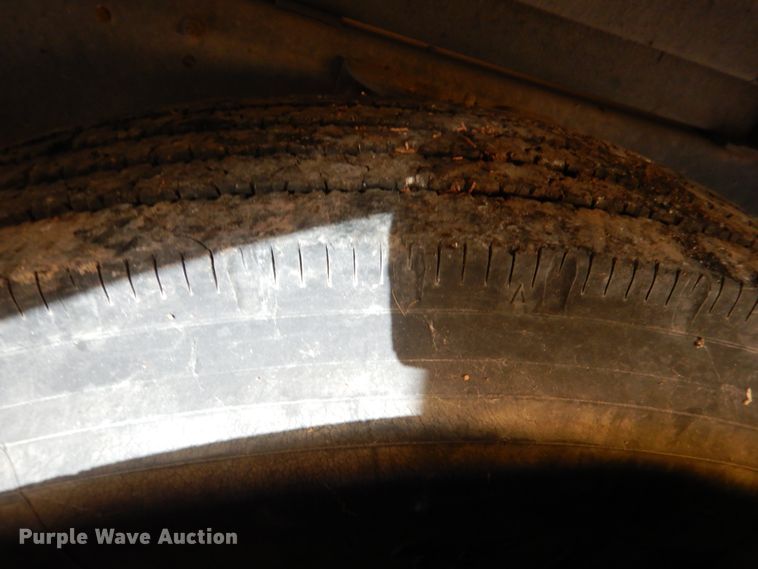 image for item JD9538 1993 Chevrolet B7  school bus