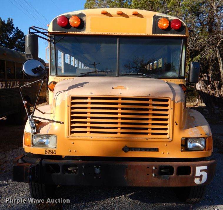 image for item JD9539 1999 International 3800  school bus