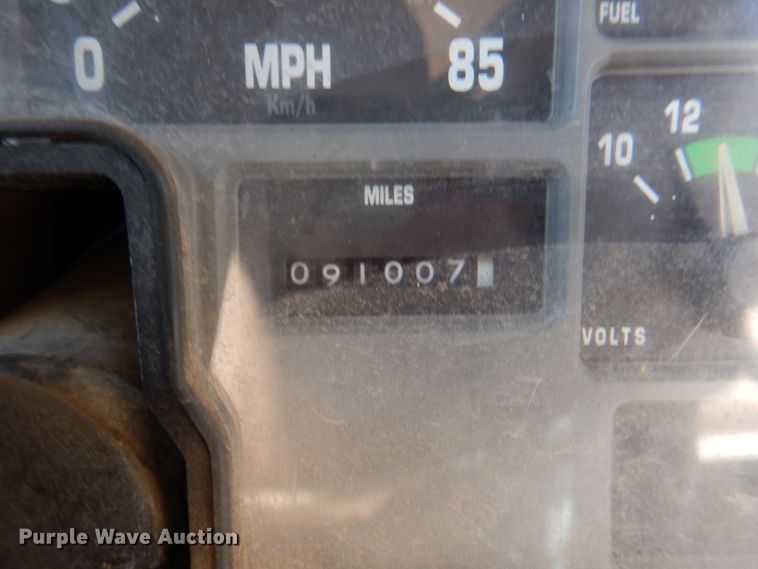 image for item JD9539 1999 International 3800  school bus