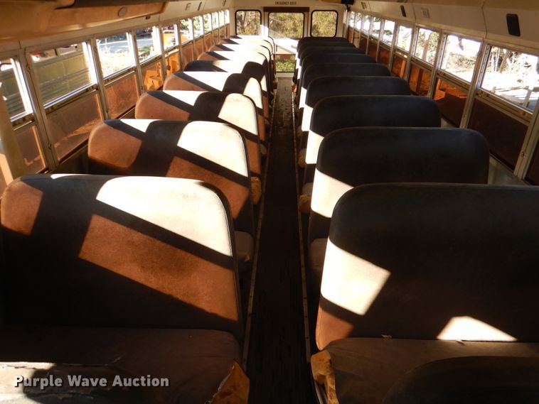 image for item JD9539 1999 International 3800  school bus