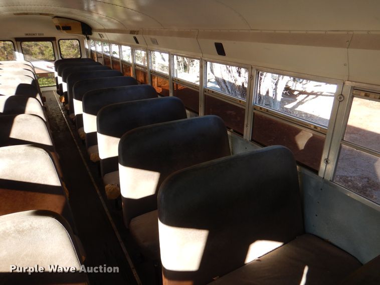 image for item JD9539 1999 International 3800  school bus