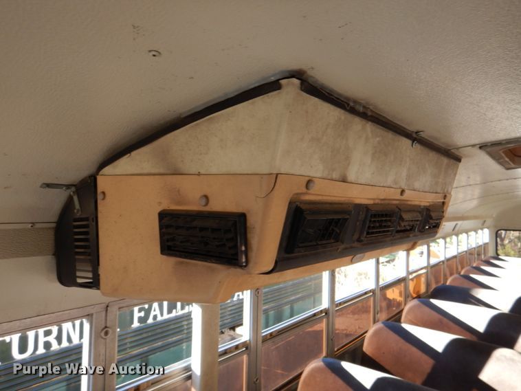 image for item JD9539 1999 International 3800  school bus