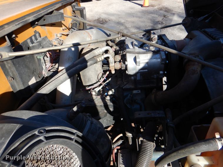 image for item JD9539 1999 International 3800  school bus