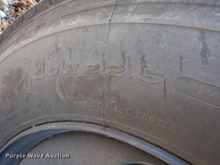 image for item JD9539 1999 International 3800  school bus